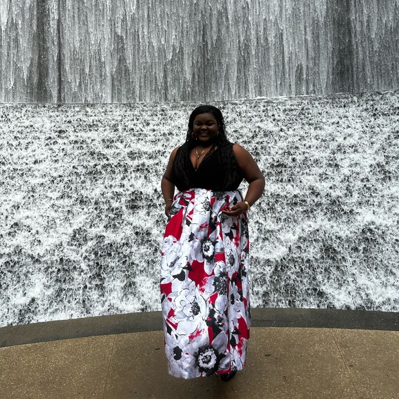 Red and black Formal floor length gown - Picture 3 of 5
